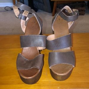 Musse & Cloud Heels, excellent condition, size 8